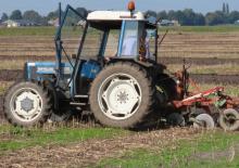 2WD traktorok Ford-NH 4135
