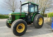 2WD traktorok John Deere 5400 N