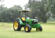 2WD traktorok John Deere 5615 F Std