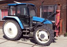 2WD traktorok Ford-NH 5635