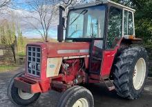 2WD traktorok International Harvester 574