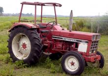 2WD traktorok International Harvester 644