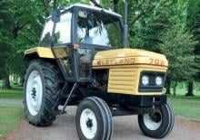 2WD traktorok Leyland 702