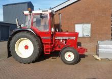 2WD traktorok International Harvester 743