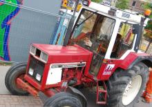 2WD traktorok International Harvester 745