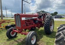 2WD traktorok International Harvester 856