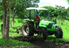 2WD traktorok DEUTZ-FAHR Agrolux 50 E