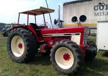4WD traktorok International Harvester 1046