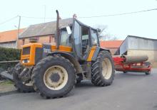 4WD traktorok Renault 133-54 (14) TZ A