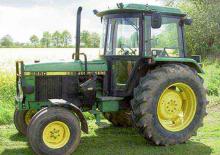 4WD traktorok John Deere 2250