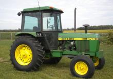 4WD traktorok John Deere 2750