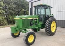 4WD traktorok John Deere 4240