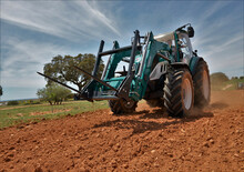 4WD traktorok Arbos 5115