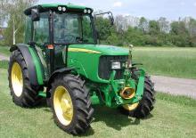 4WD traktorok John Deere 5215 F