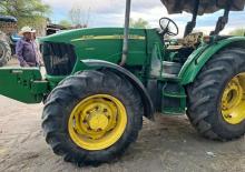 4WD traktorok John Deere 5725HC