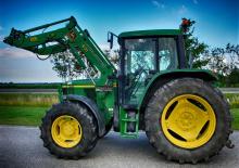 4WD traktorok John Deere 6110 SE