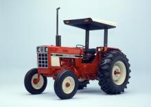 4WD traktorok International Harvester 684