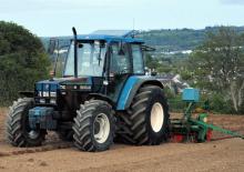 4WD traktorok Ford-NH 7740 SL (Powerstar)
