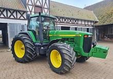 4WD traktorok John Deere 8210