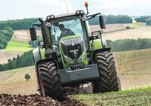 4WD traktorok Fendt 824 Vario Profi+