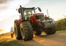 4WD traktorok Massey Ferguson 8735	