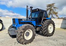 4WD traktorok Ford-NH 8830 A Powershift