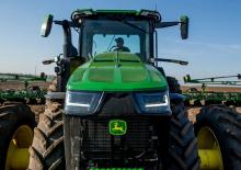 4WD traktorok John Deere 8R 250