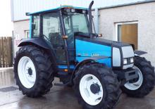 4WD traktorok Valtra 900-4