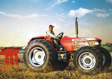 4WD traktorok Mahindra 9500