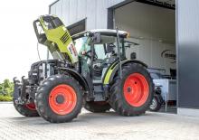 4WD traktorok Claas Arion 420 Basic