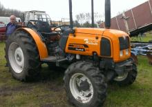 4WD traktorok Renault Fructus 140 - 4