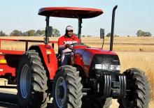 4WD traktorok Case IH JX 80 Staddle