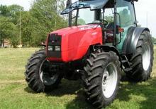 4WD traktorok Massey Ferguson MF 2435 ST Kompakt