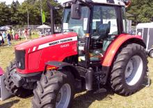 4WD traktorok Massey Ferguson MF 5435 Lader