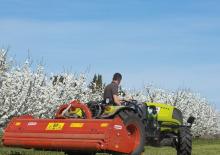 4WD traktorok Claas Nexos 230 FB