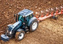 4WD traktorok Valtra T 153