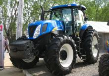 4WD traktorok New Holland T7060