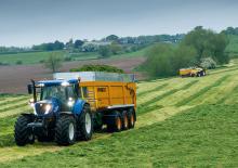 4WD traktorok New Holland T7.210  SideWinder II 