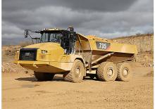 Csuklóvázas dömperek Caterpillar 735