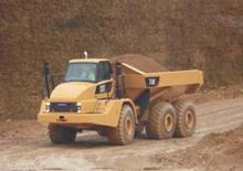 Csuklóvázas dömperek Caterpillar 740B