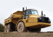 Csuklóvázas dömperek Caterpillar 740B-EJ