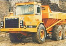 Csuklóvázas dömperek Caterpillar D300B