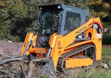 Csúszókormányzású rakodók Mustang 1750 RT-HF