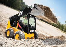 Csúszókormányzású rakodók JCB 205