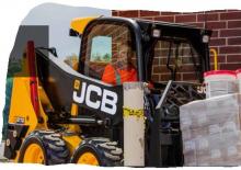 Csúszókormányzású rakodók JCB 210