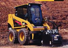 Csúszókormányzású rakodók Caterpillar 216B