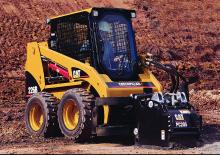 Csúszókormányzású rakodók Caterpillar 226B