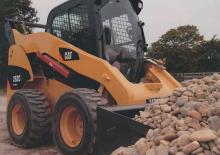 Csúszókormányzású rakodók Caterpillar 246C