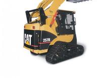 Csúszókormányzású rakodók Caterpillar 257B