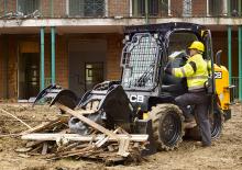 Csúszókormányzású rakodók JCB 300